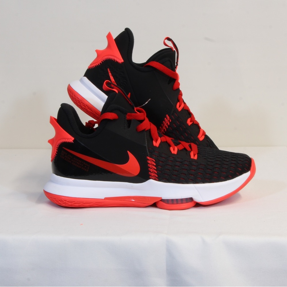 LeBron James Nike Witness 5 Black & Red Basketball Shoe NWOT